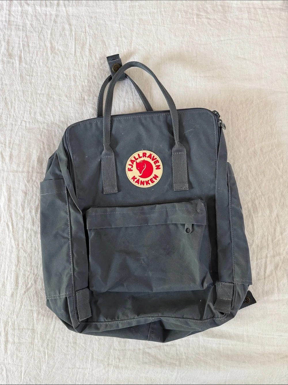 Kånken Classic Black Backpack - Durable Men’s Daypack